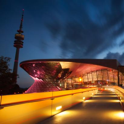 München: Die Erlebnis- und Eventstätte "BMW Welt"